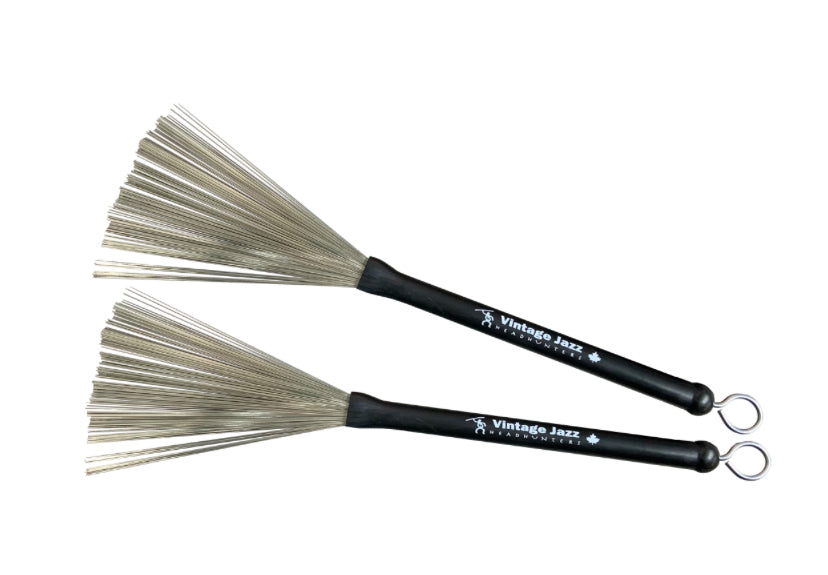 HeadHunters Vintage brush — .012" wire, one-piece rubber grip, 3 fan settings, fully retractable. Classic feel, Made in Canada.